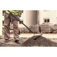 Ancinho Duplo Metálico Pesado com Haste Tramontina 16 Dentes com Cabo de Fibra 135 cm