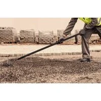 Ancinho Duplo Metálico Pesado com Haste Tramontina 16 Dentes com Cabo de Fibra 135 cm