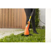 Aparador de Grama Elétrico Bipartido Tramontina APB1000T com Diâmetro de Corte de 280 mm 1000 W 220 V
