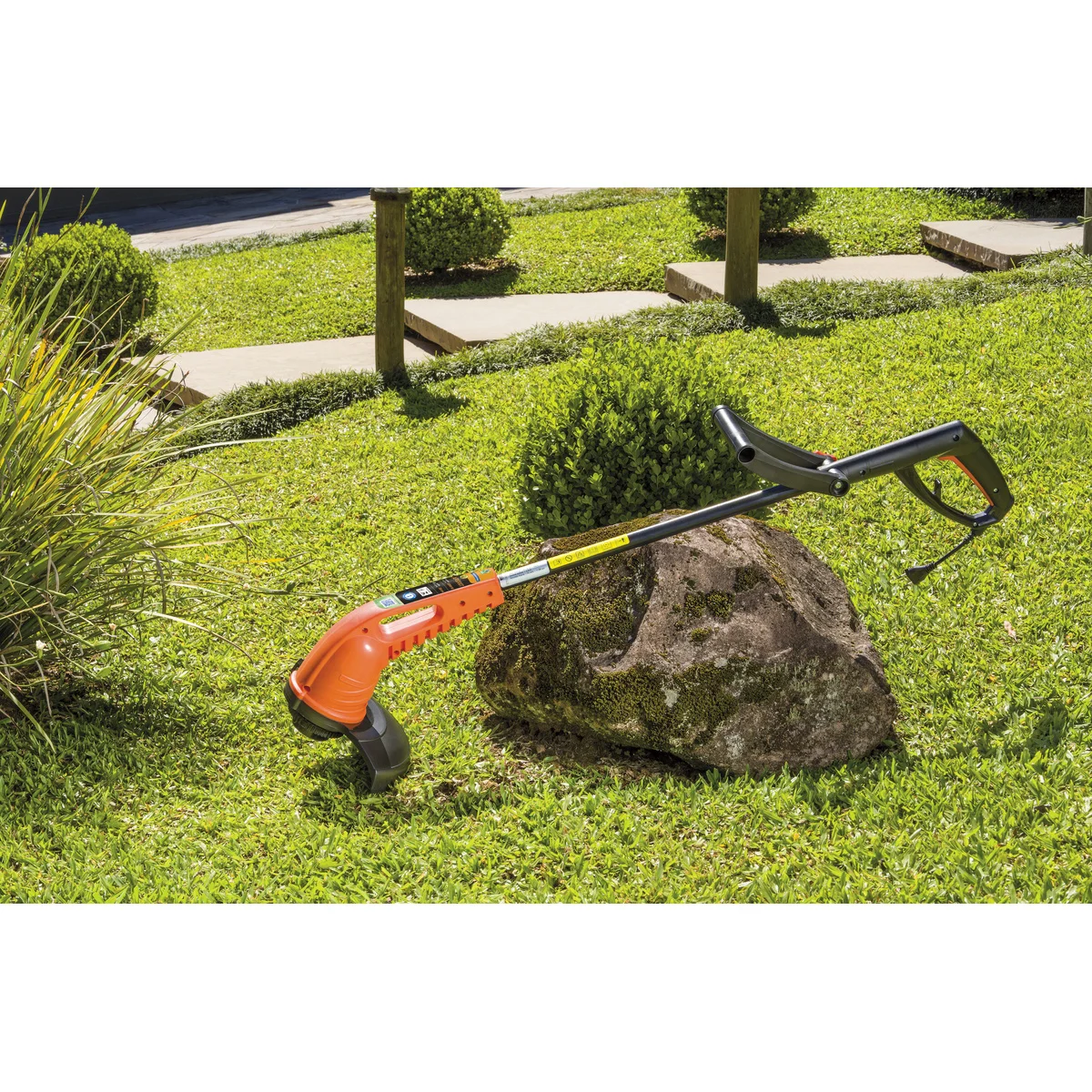Aparador de Grama Elétrico Tramontina AP1000T com Diâmetro de Corte de 280 mm 1000 W 220 V