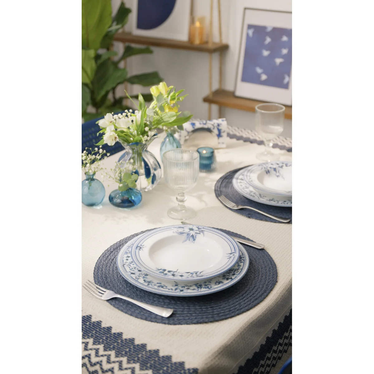 Conjunto Xícara e Pires de Chá Tramontina Azzura em Porcelana Decorada 250 ml 2 Peças