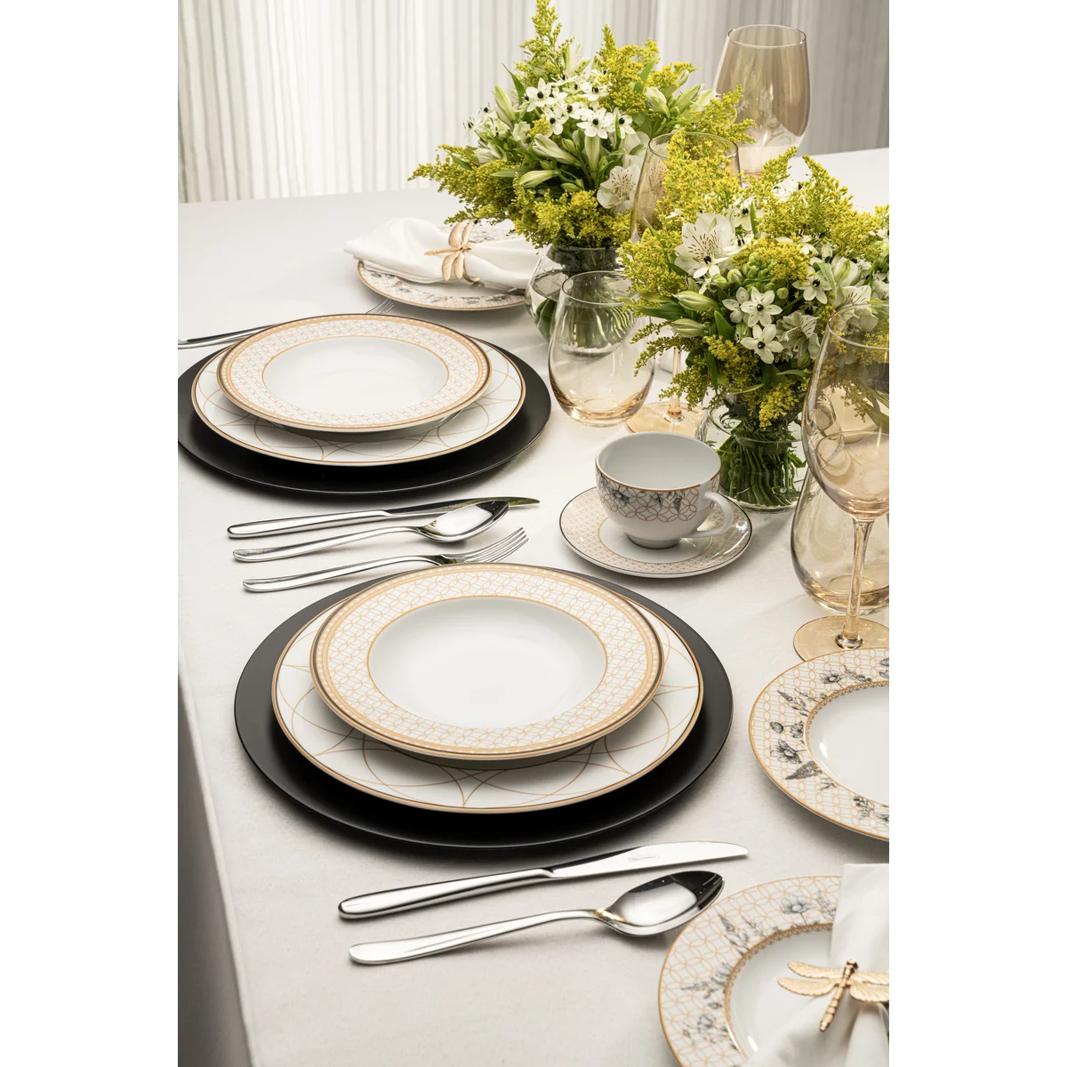 Aparelho de Jantar Tramontina Solaris em Porcelana Decorada 30 Peças