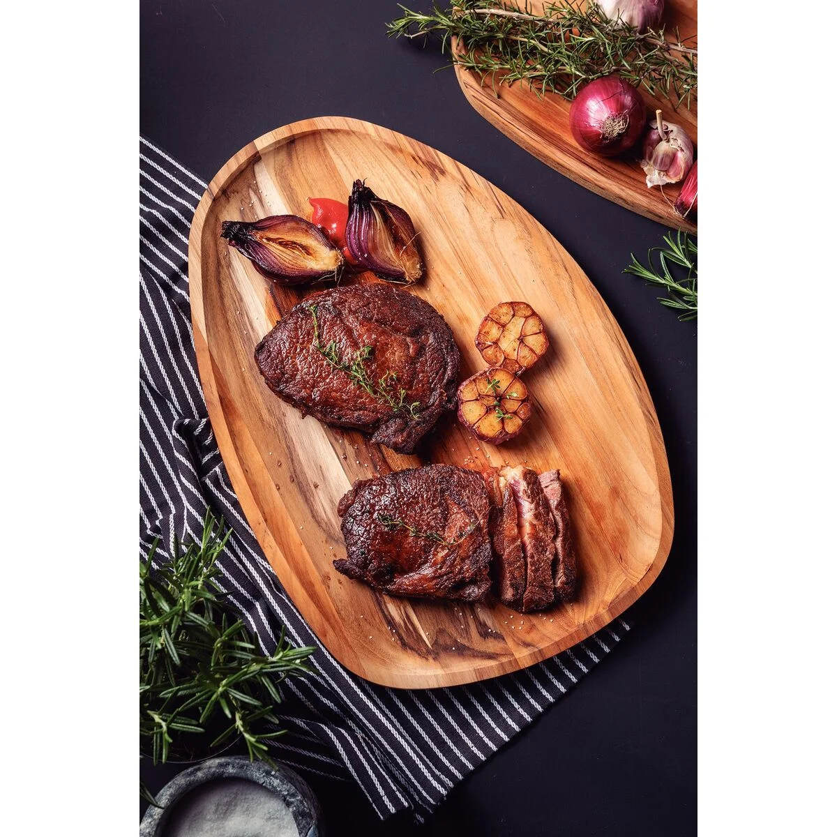 Bandeja Orgânica Churrasco Tramontina em Madeira Teca FSC com Acabamento em Óleo Mineral 44x33 cm