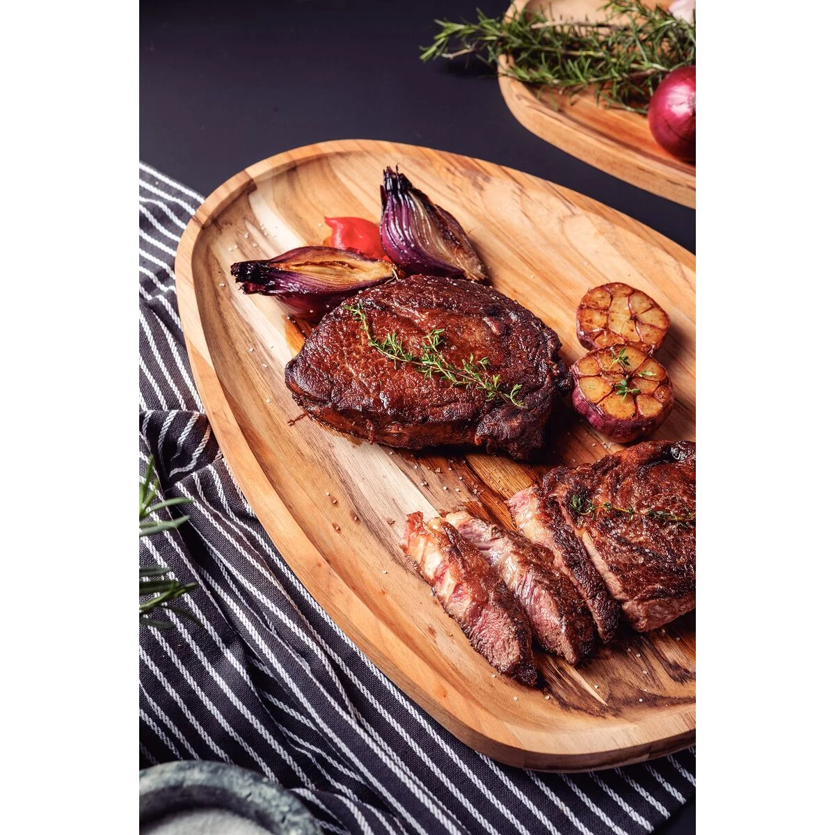 Bandeja Orgânica Churrasco Tramontina em Madeira Teca FSC com Acabamento em Óleo Mineral 44x33 cm