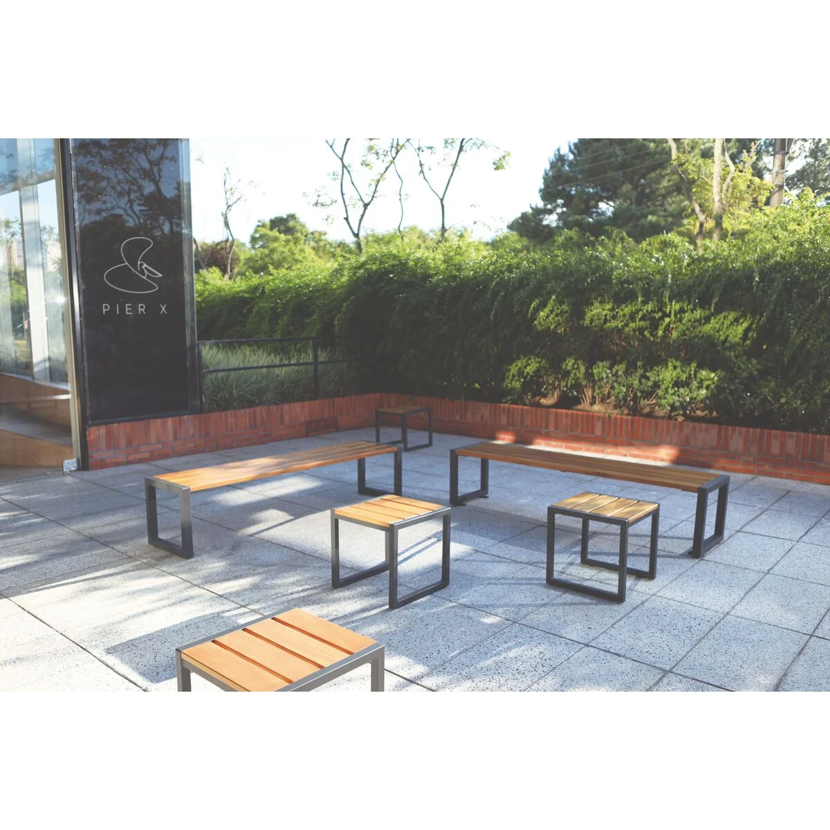 Banqueta de Madeira Tramontina Urban Highline em Madeira Cumaru com Acabamento Ecoclear