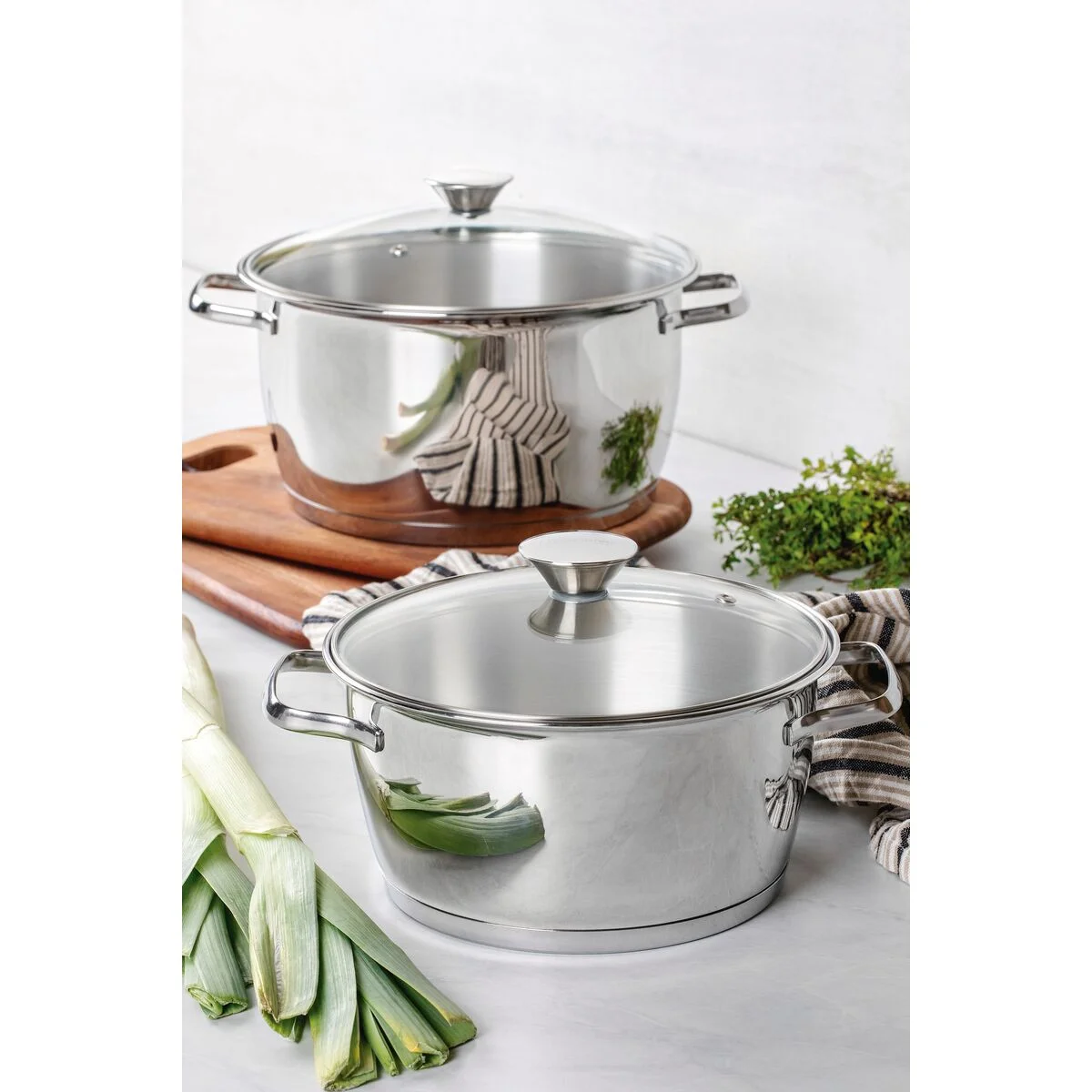 Caçarola Funda Tramontina Allegra em Aço Inox com Fundo Triplo e Tampa de Vidro 24 cm 5,7 L