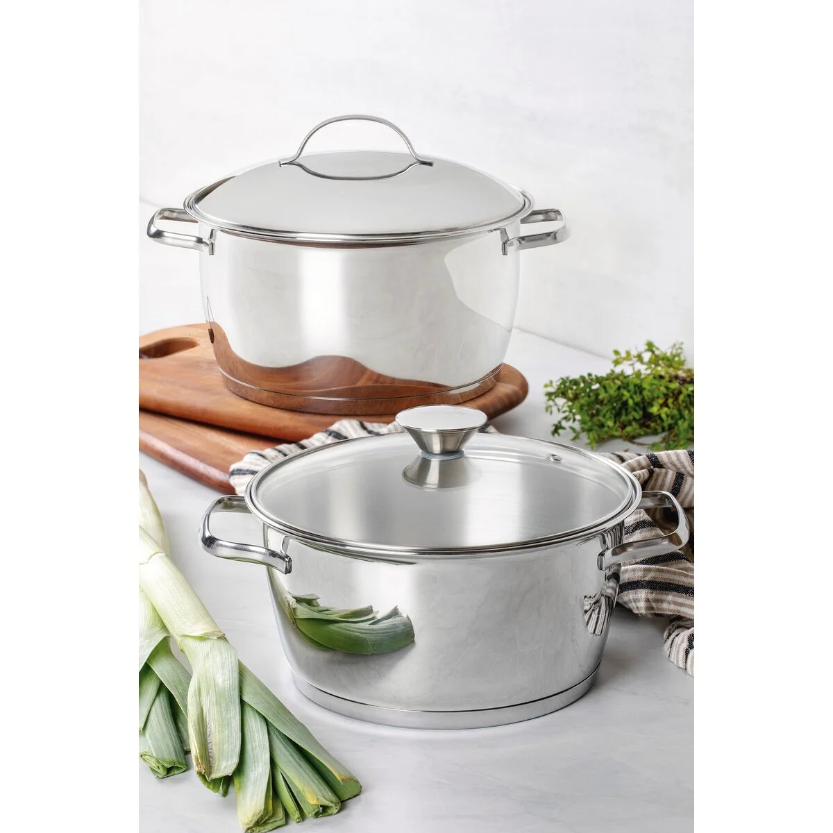 Caçarola Funda Tramontina Allegra em Aço Inox com Fundo Triplo e Tampa de Vidro 24 cm 5,7 L
