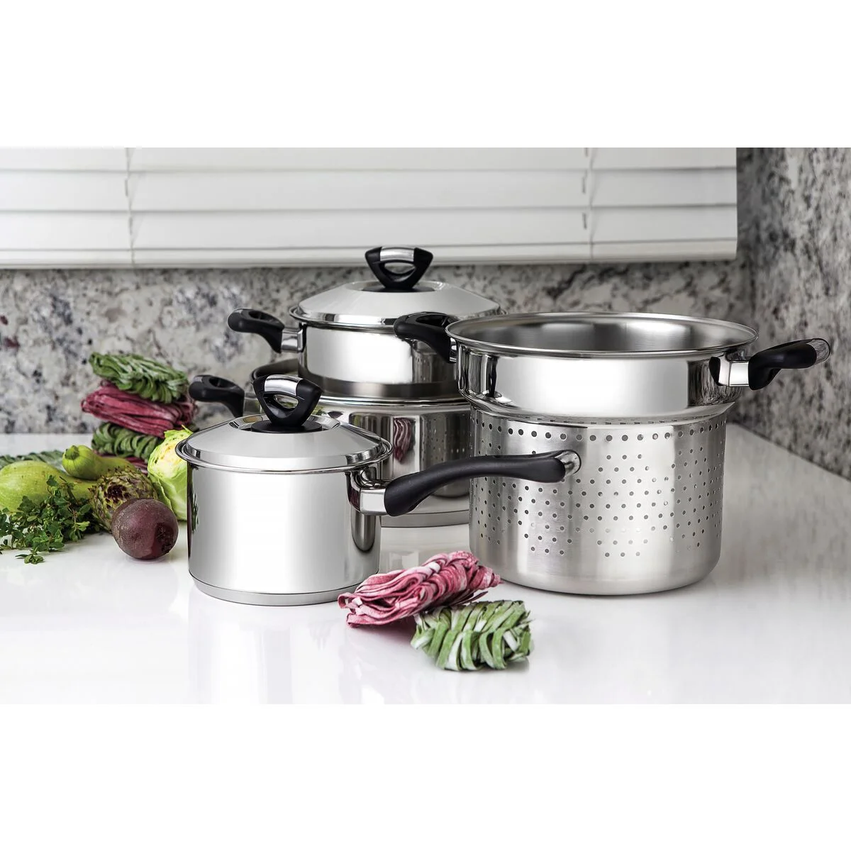 Caçarola Tramontina Solar Baquelite Funda em Aço Inox Fundo Triplo com Tampa Alças de Baquelite 28 cm 8,4 L