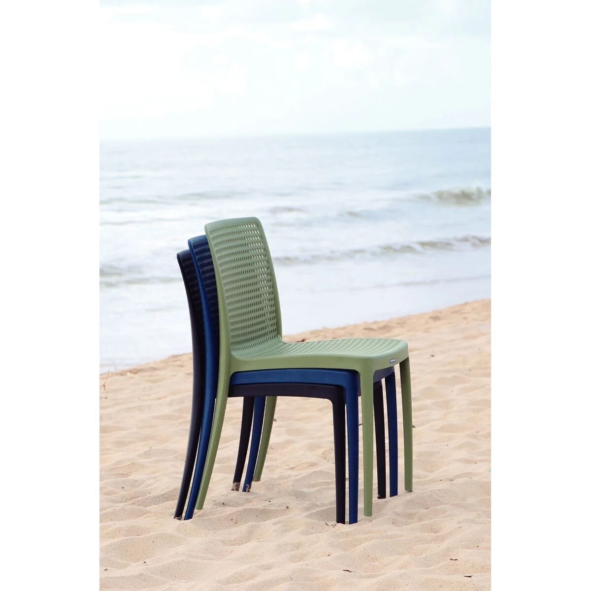 Cadeira Tramontina Summa Isabelle Eco em Polipropileno Oceano +Clean Azul Yale