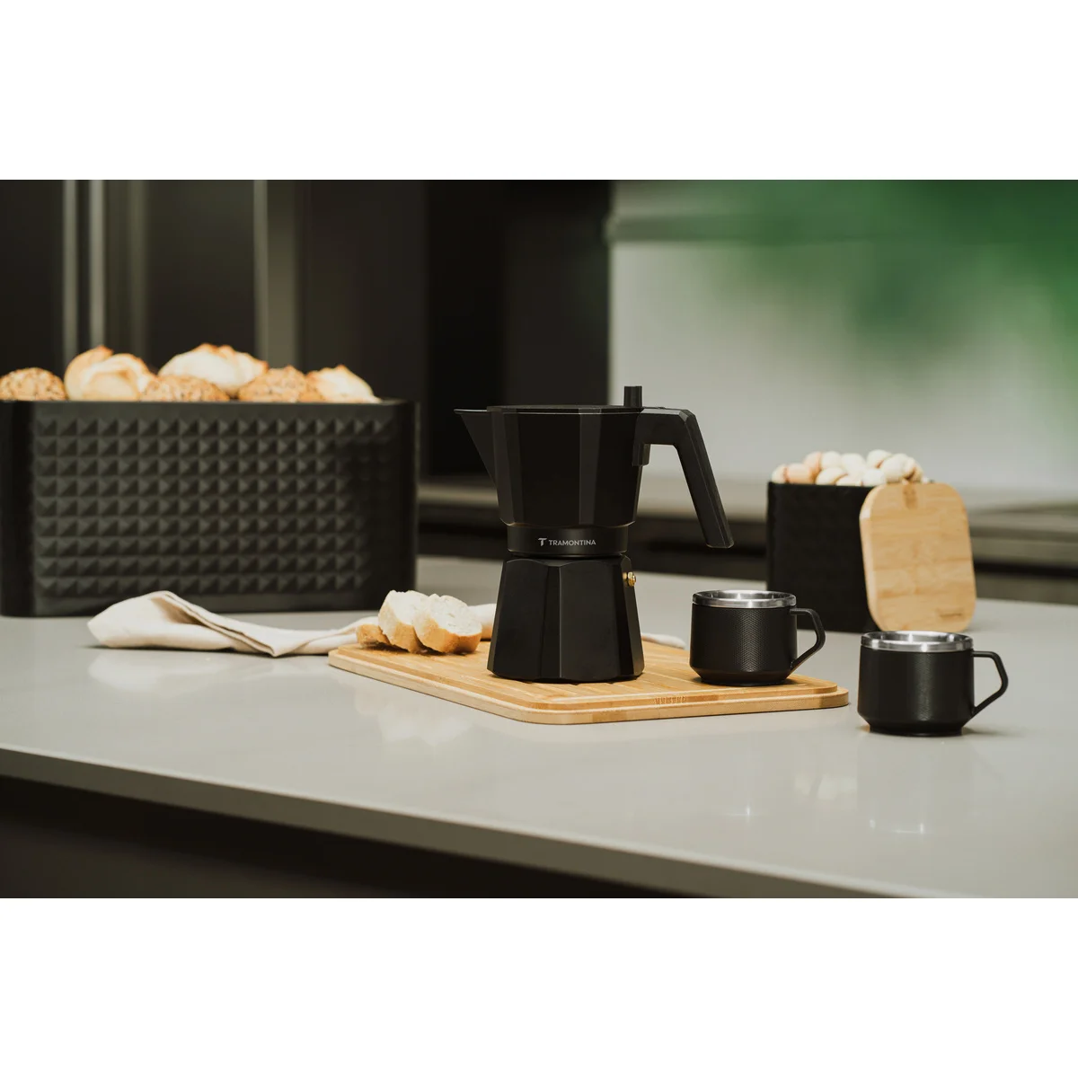 Cafeteira Expresso Italiana Tramontina em Alumínio Preto com Cabo em Nylon 320 ml