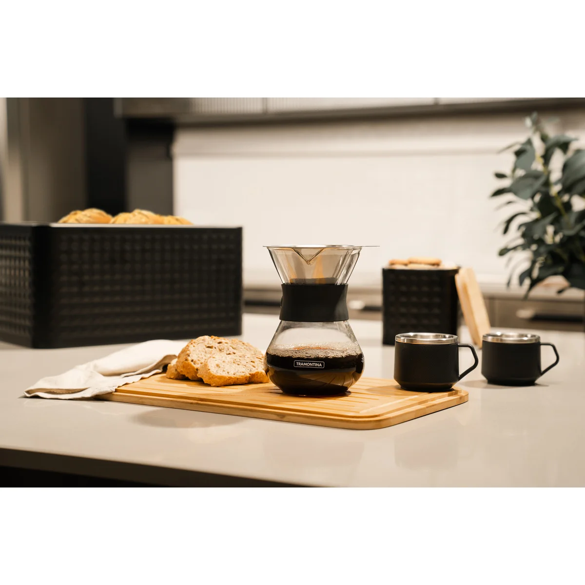 Cafeteira Tramontina com Coador de Aço Inox 0,40 L