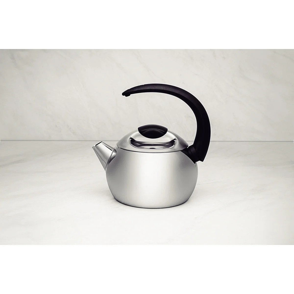 Chaleira Tramontina em Aço Inox Cabo Preto 14,5 cm 2,25 L