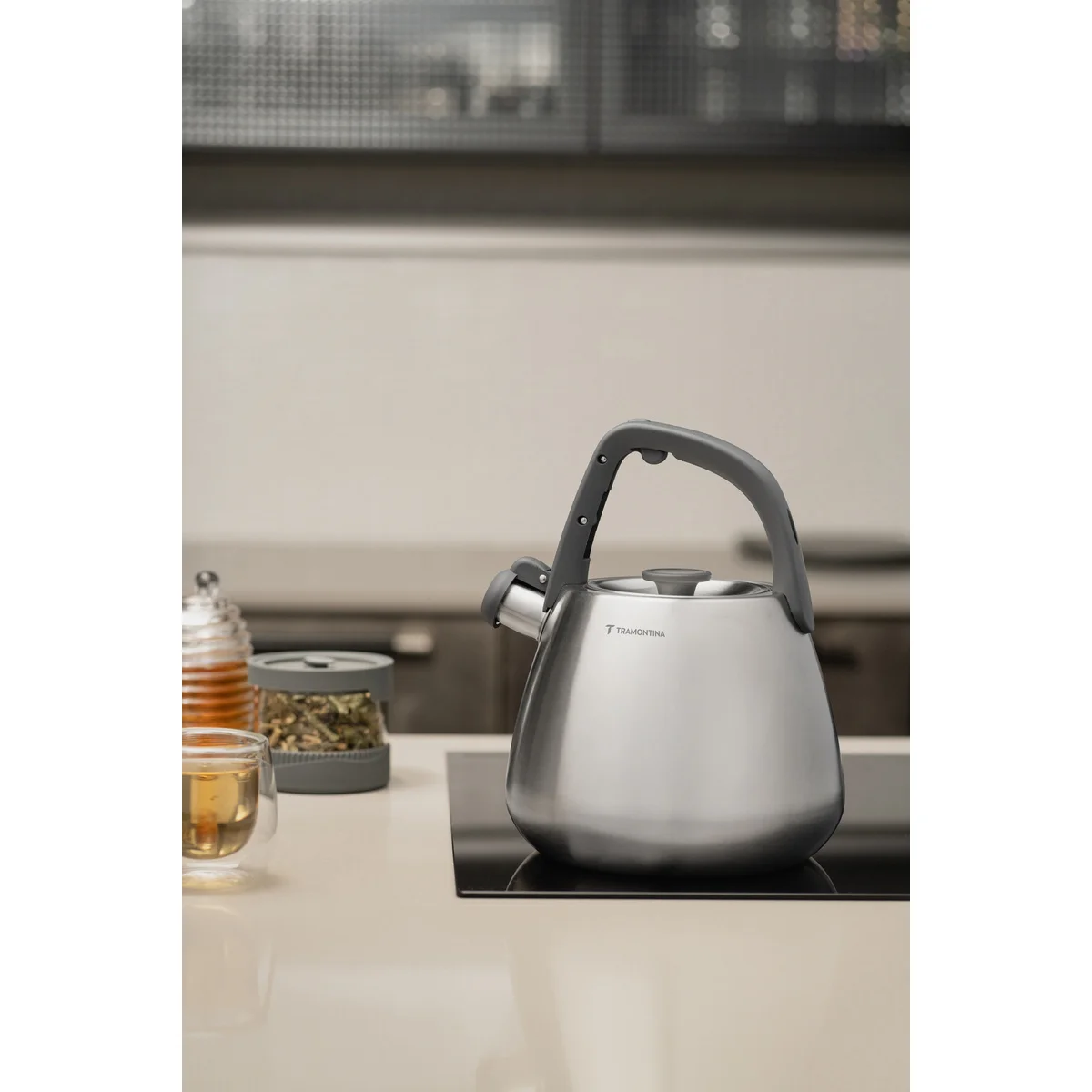 Chaleira Tramontina em Aço Inox com Apito e Cabo de Nylon 2,5 L