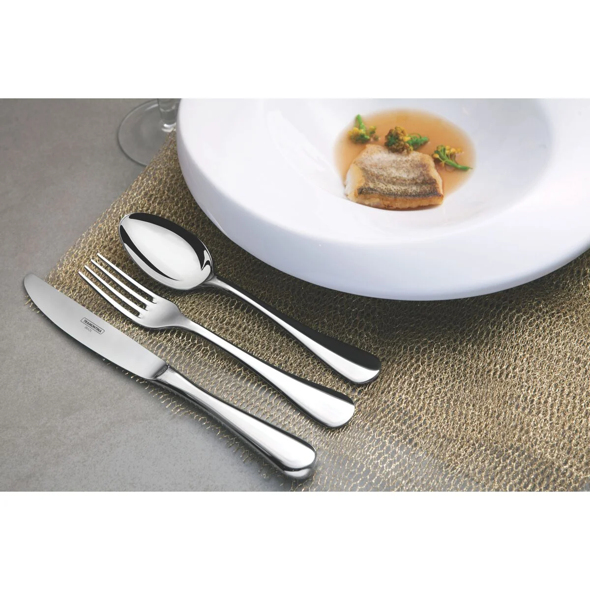 Colher de Mesa Tramontina Classic em Aço Inox com Acabamento Alto Brilho