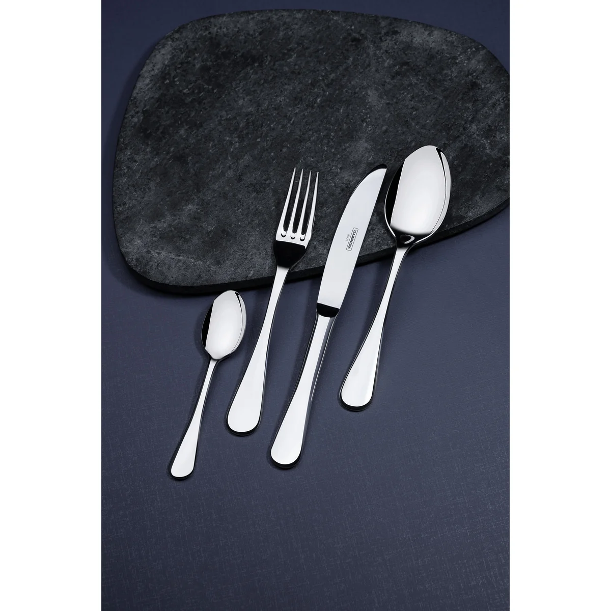 Colher de Mesa Tramontina Classic em Aço Inox com Acabamento Alto Brilho