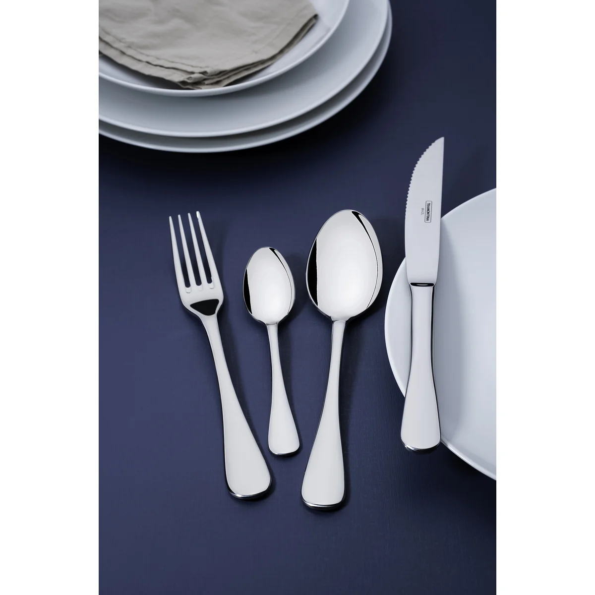 Colher de Mesa Tramontina Classic em Aço Inox com Acabamento Alto Brilho