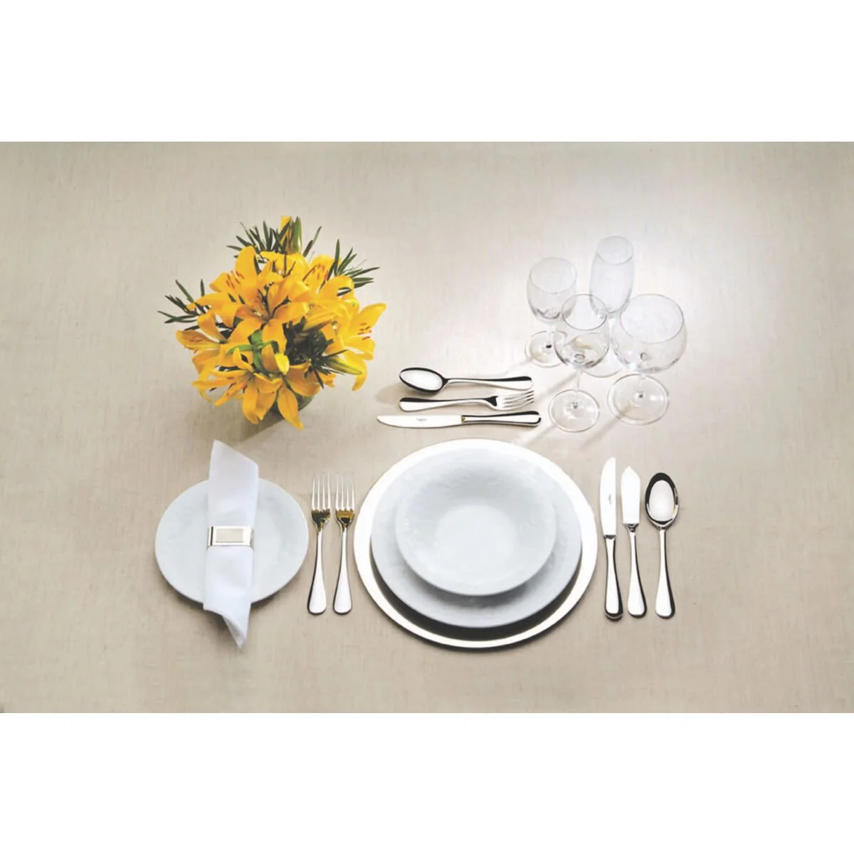 Colher de Mesa Tramontina Classic em Aço Inox com Acabamento Alto Brilho