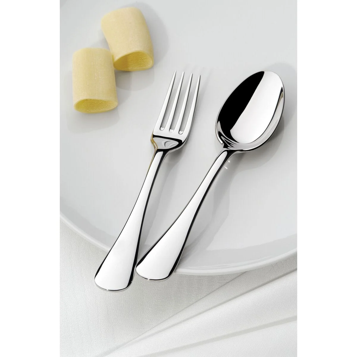 Colher de Mesa Tramontina Classic em Aço Inox com Acabamento Alto Brilho