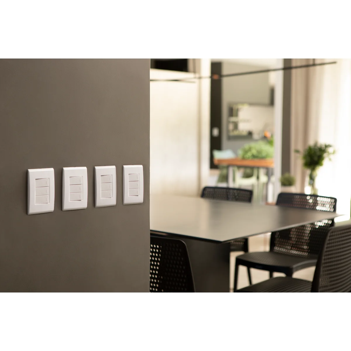 Conjunto 4x2 com 3 Interruptores Simples Tramontina Liz 10 A 250 V Branco