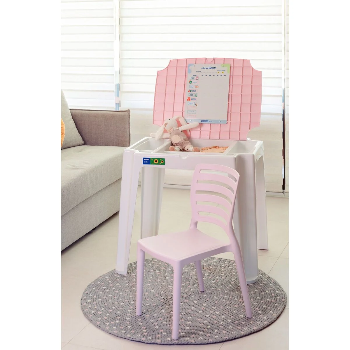 Conjunto Infantil de Mesa e Cadeira Tramontina Beni em Polipropileno Rosa com Quadro de Atividades