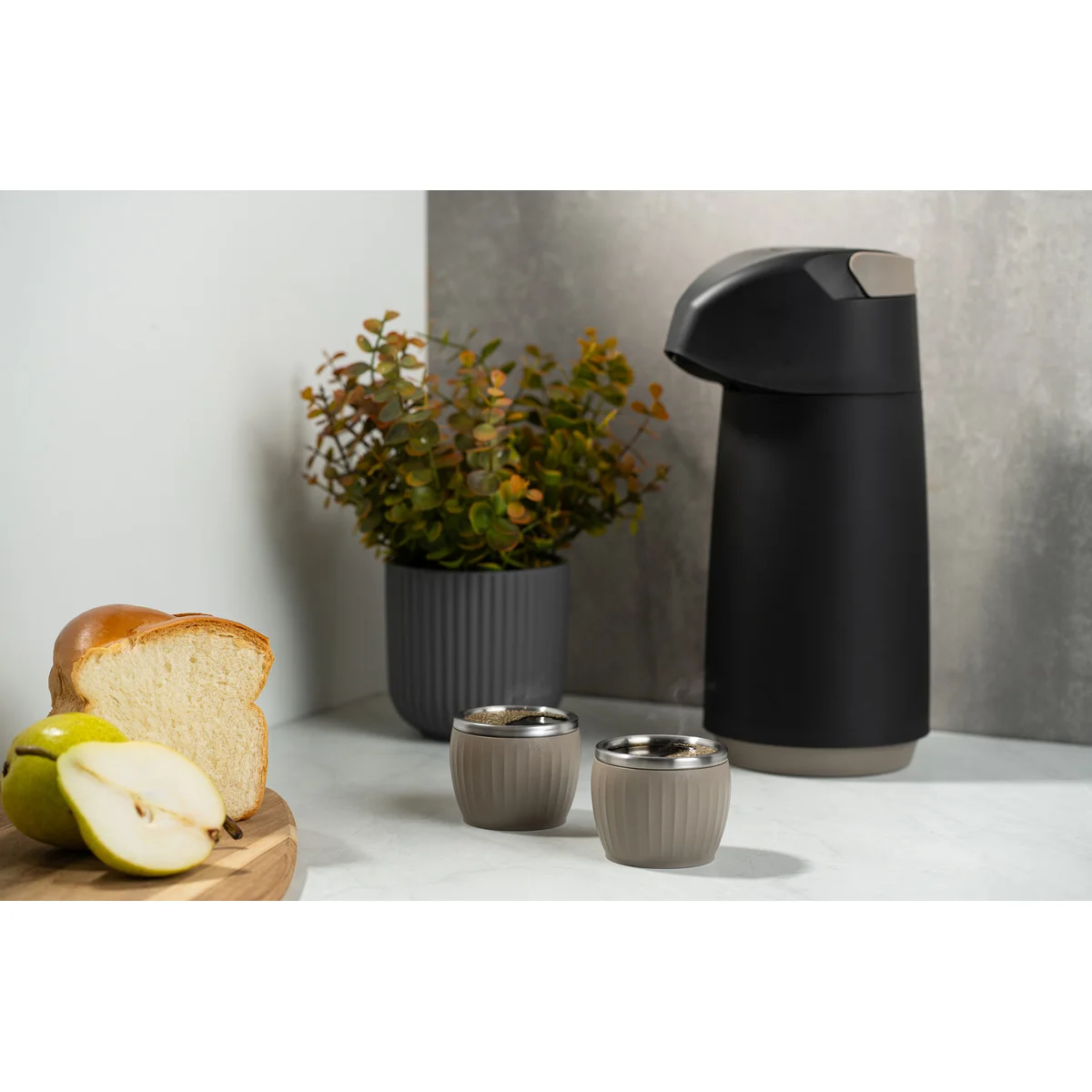 Conjunto de Xícaras para Café Tramontina Empilháveis em Aço Inox com Revestimento em ABS Cinza sem Alça 2 Peças 80 ml
