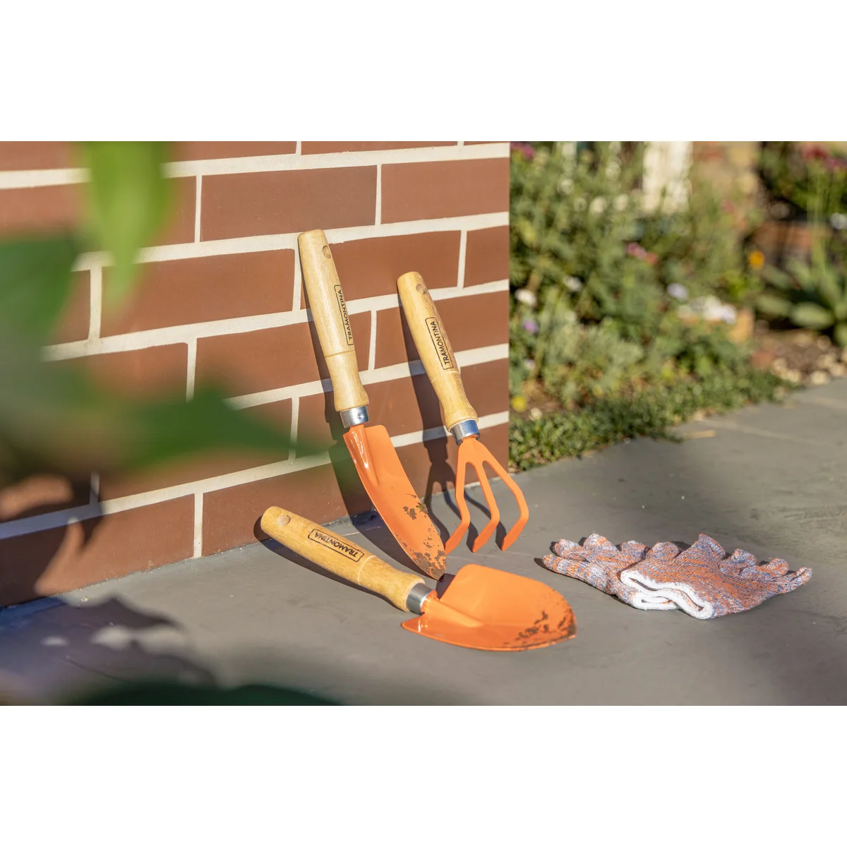 Conjunto para Jardinagem Tramontina Peças Metálicas com Cabo de Madeira 3 Peças