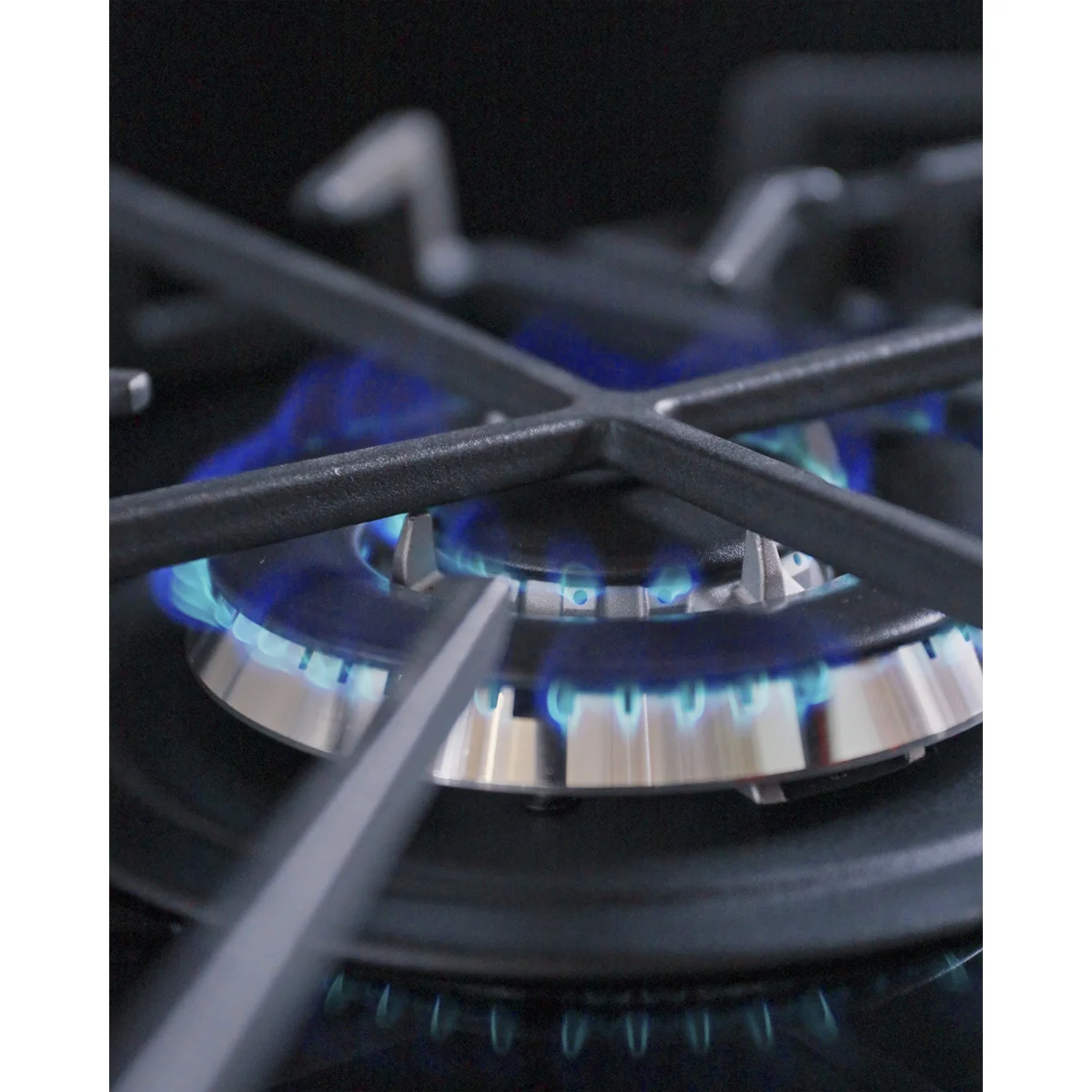 Cooktop a Gás Tramontina Design Collection Penta Glass Full 5 GG B 90 em Vidro Temperado e Trempes em Ferro Fundido