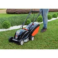 Cortador de Grama Elétrico Tramontina CE35M2 com Diâmetro de Corte de 350 mm Coletor Rígido e Chassi Metálico 1300 W 220 V