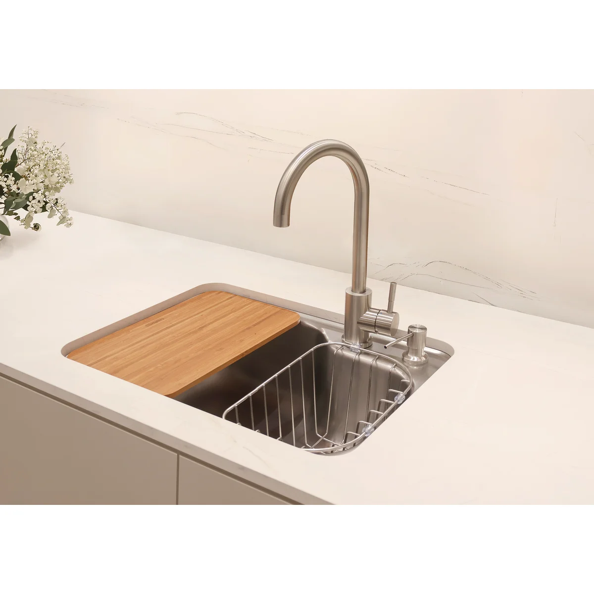 Cuba Tramontina Morgana Compact 48 FX Undermount em Aço Inox com Acabamento Escovado com Monocomando, Dosador de Sabão, Tábua e Cesto Aramado