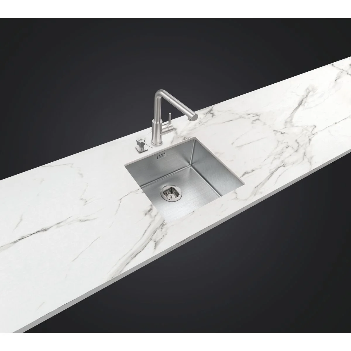 Cuba de embutir Tramontina Design Collection Quadrum Undermount em Aço Inox com Acabamento Acetinado 45 U 49x44cm