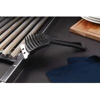 Escova Tramontina Churrasco com Cerdas em Aço Inox e Cabo de Polipropileno Preto 21,6 cm