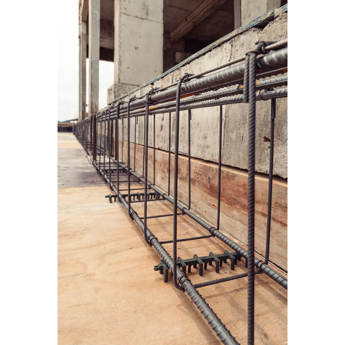 Espaçador Plástico Multiapoio Tipo Centopeia Tramontina 30 x 243 mm para Ferragens (Saco com 100 un.)