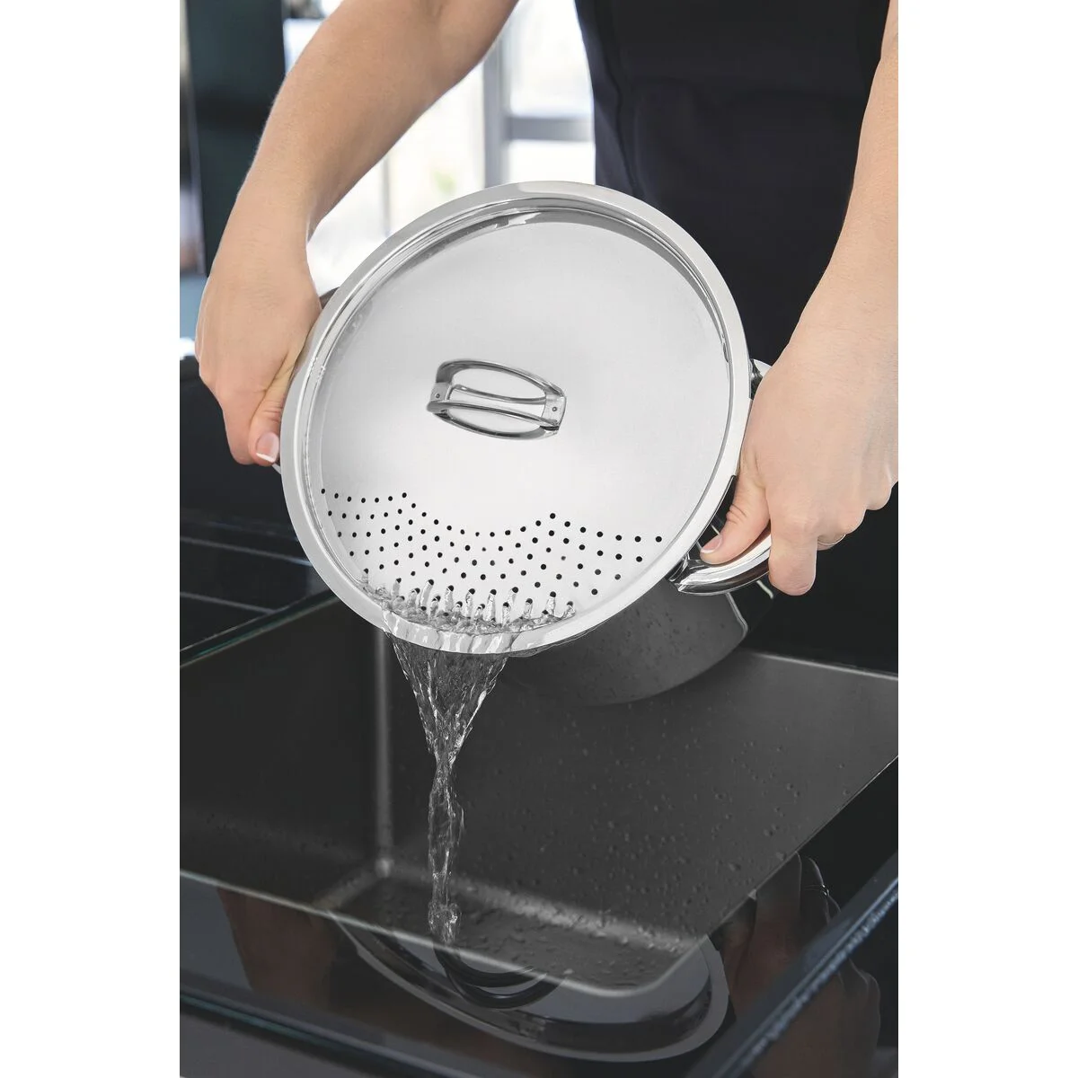 Espagueteira Tramontina Solar em Aço Inox Fundo Triplo com Tampa e Alças 24 cm 7,7 L