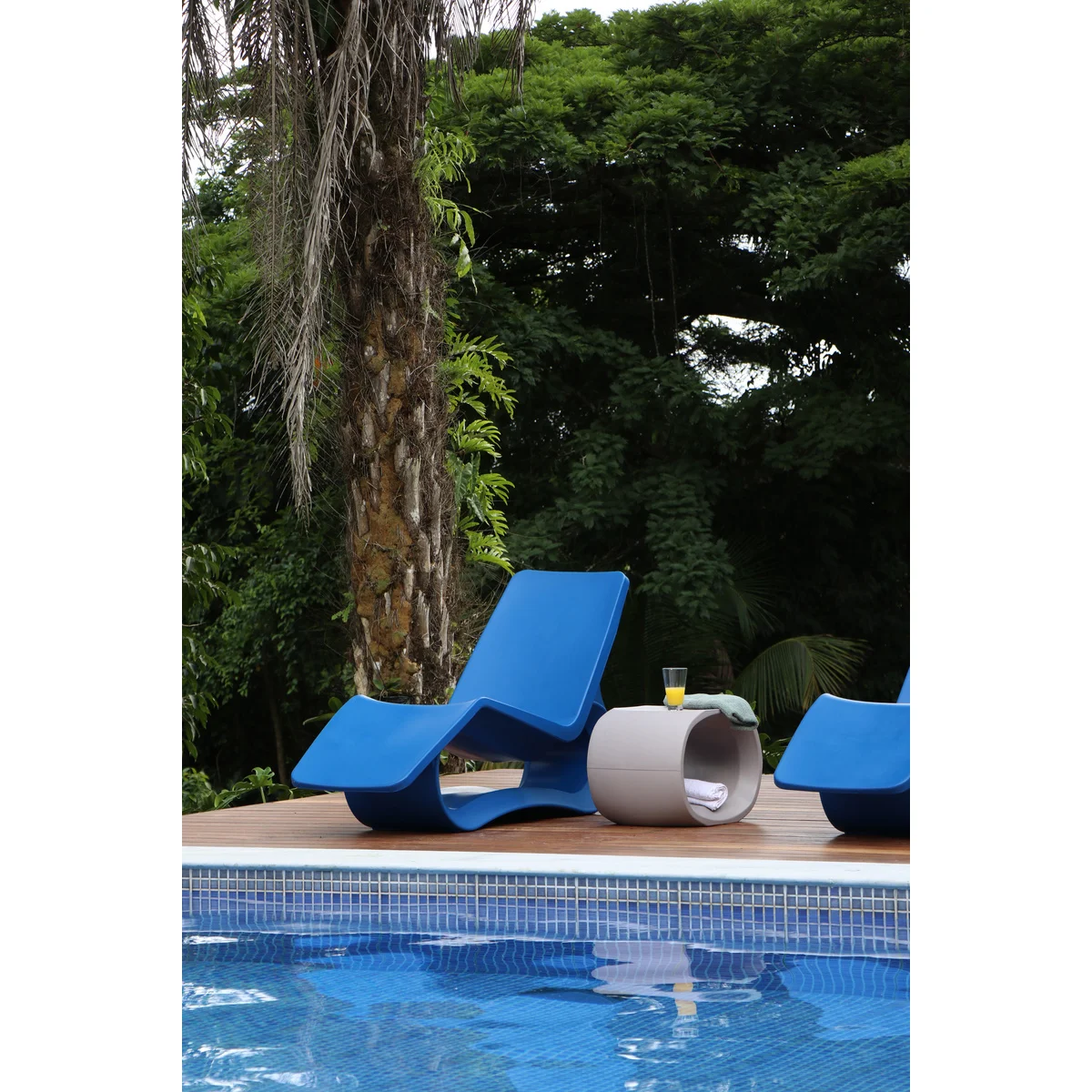 Espreguiçadeira Chaise Tramontina Octo ECO em Polietileno I''m Green Mariner Com Furo
