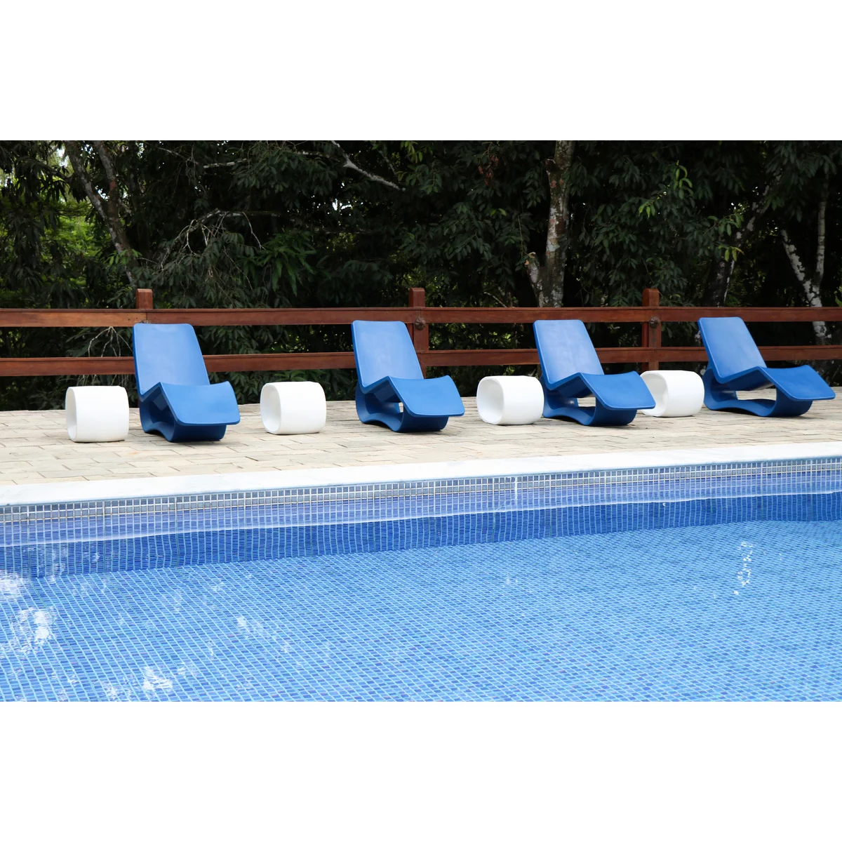 Espreguiçadeira Chaise Tramontina Octo ECO em Polietileno I''m Green Mariner Com Furo