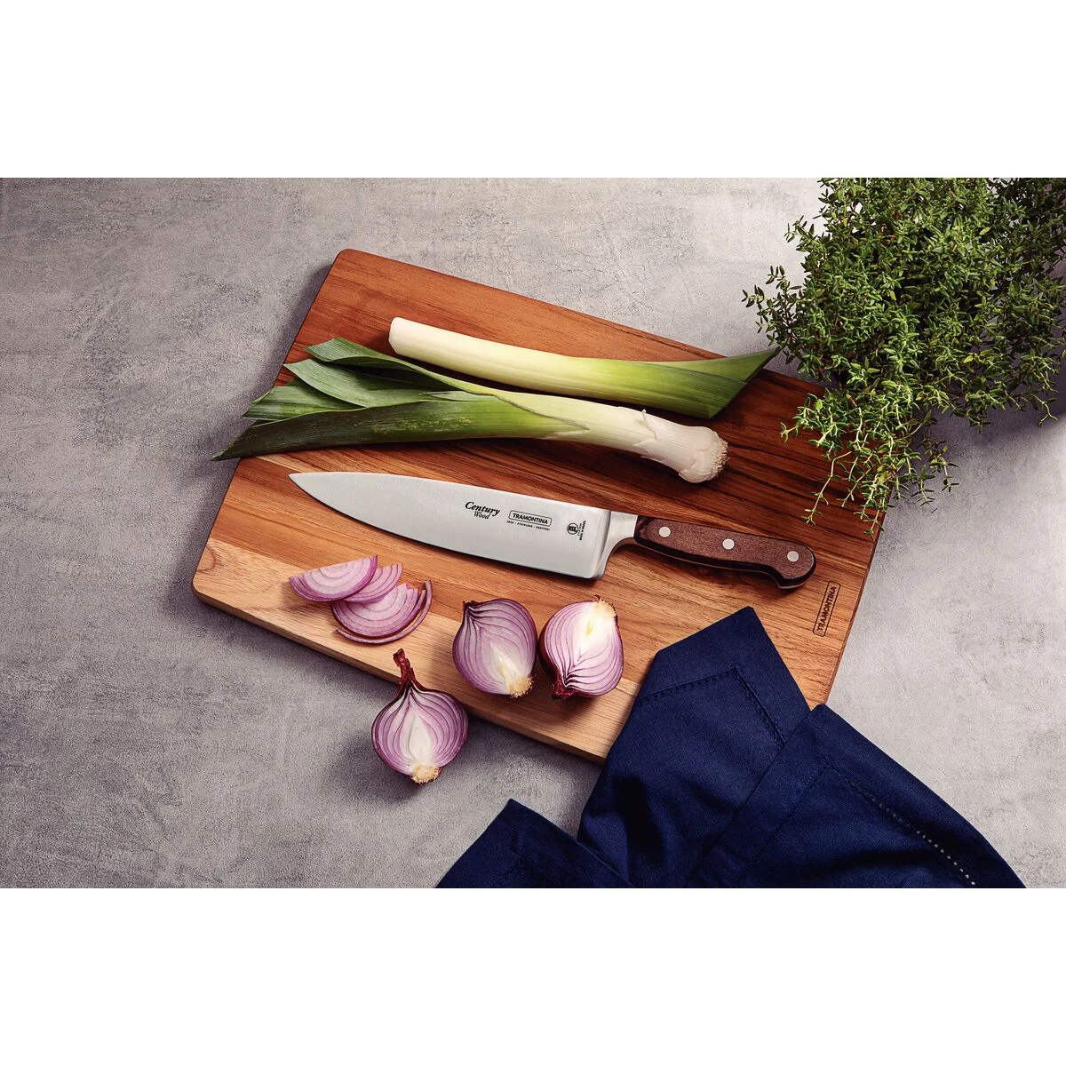 Faca Chef Tramontina Century Wood com Lâmina em Aço Inox e Cabo de Madeira Tratada Castanho 8"