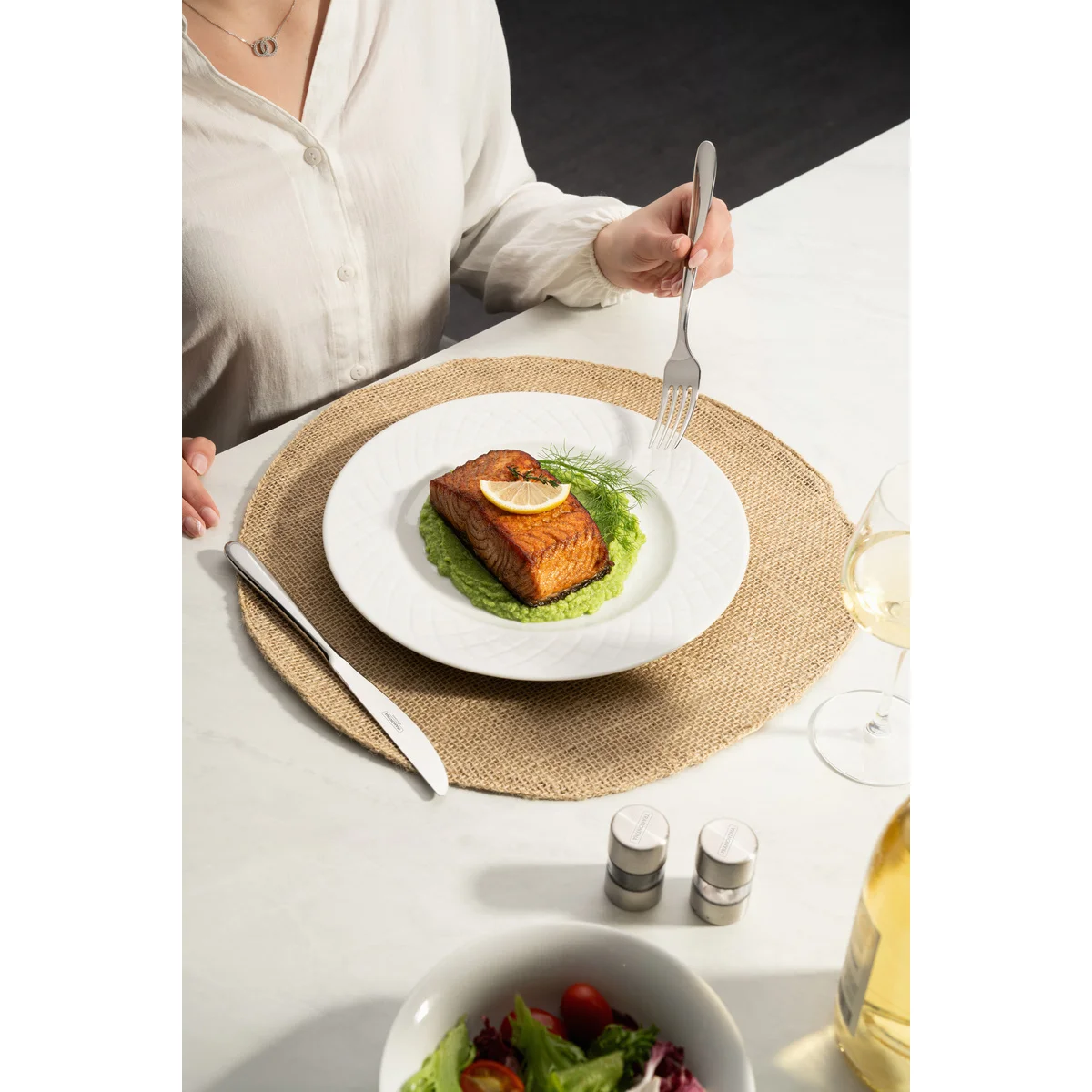 Faca de Mesa Tramontina Cannes Forjada em Aço Inox com Acabamento Alto Brilho