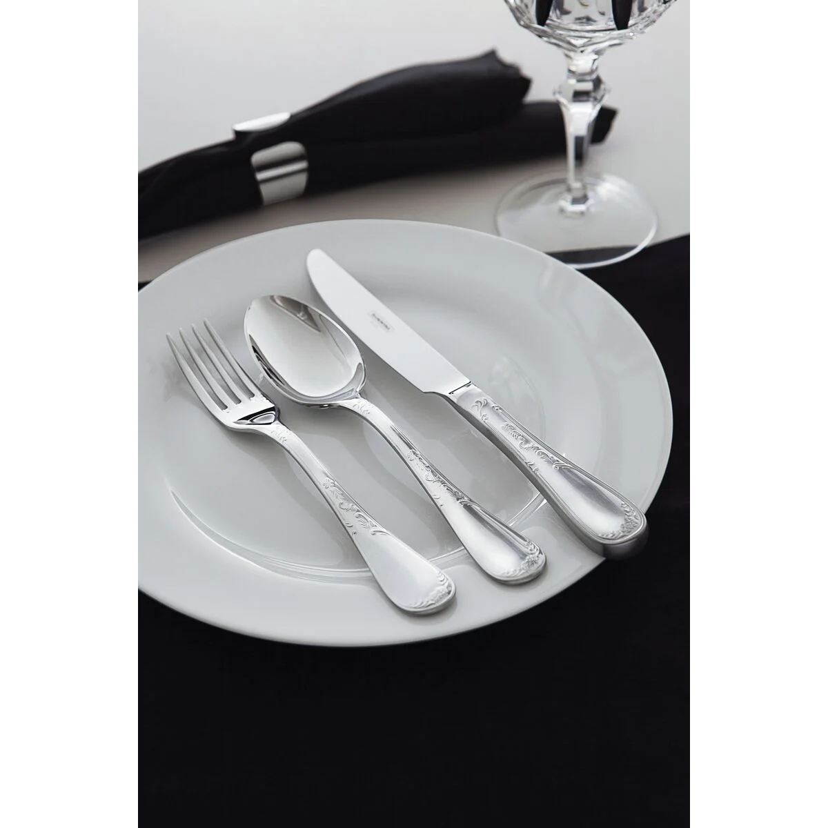Colher de Mesa Tramontina Renascença em Aço Inox com Acabamento Brilho e Fosco