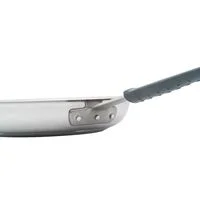 Frigideira Tramontina Professional em Aço Inox com Fundo Triplo e Cabo com Luva de Silicone Removível 20 cm