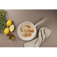 Frigideira Tramontina Veronese em Alumínio Reciclado com Revestimento Interno Cerâmico e Externo Siliconado Bege Mineral 24 cm 1,2 L
