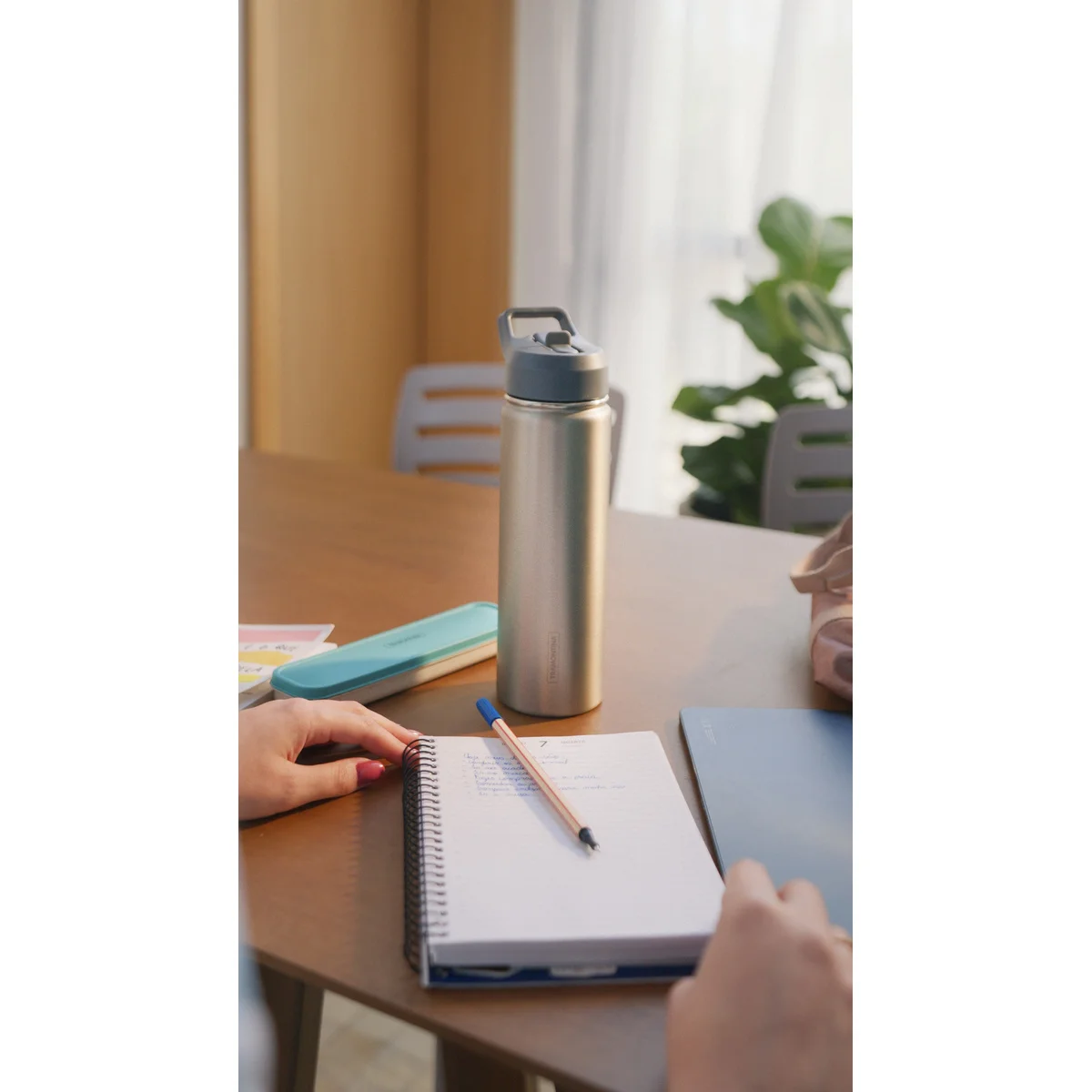 Garrafa Térmica Tramontina 650 ml Inox com Canudo