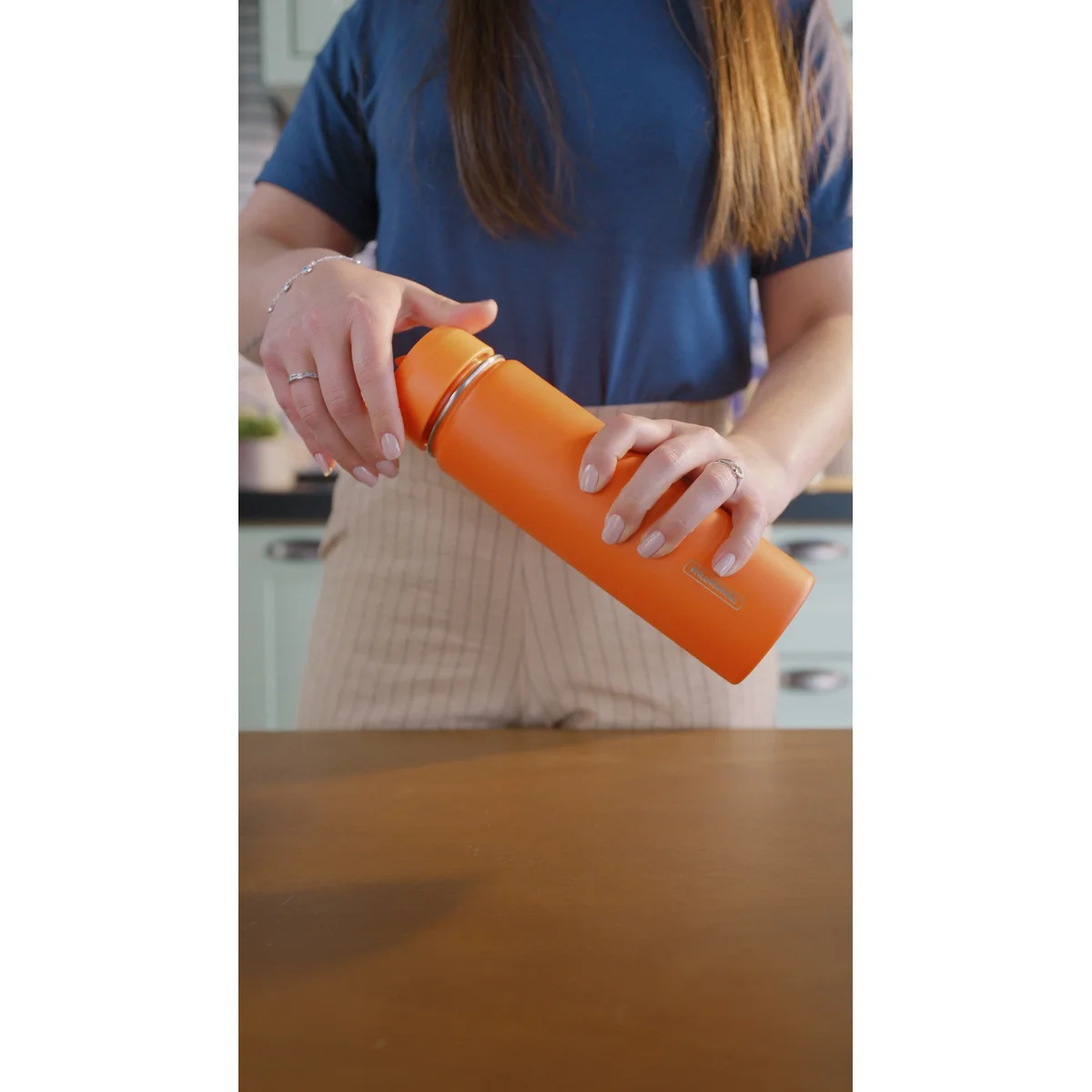 Garrafa Térmica Tramontina 650 ml em Aço Revestido Laranja com Canudo