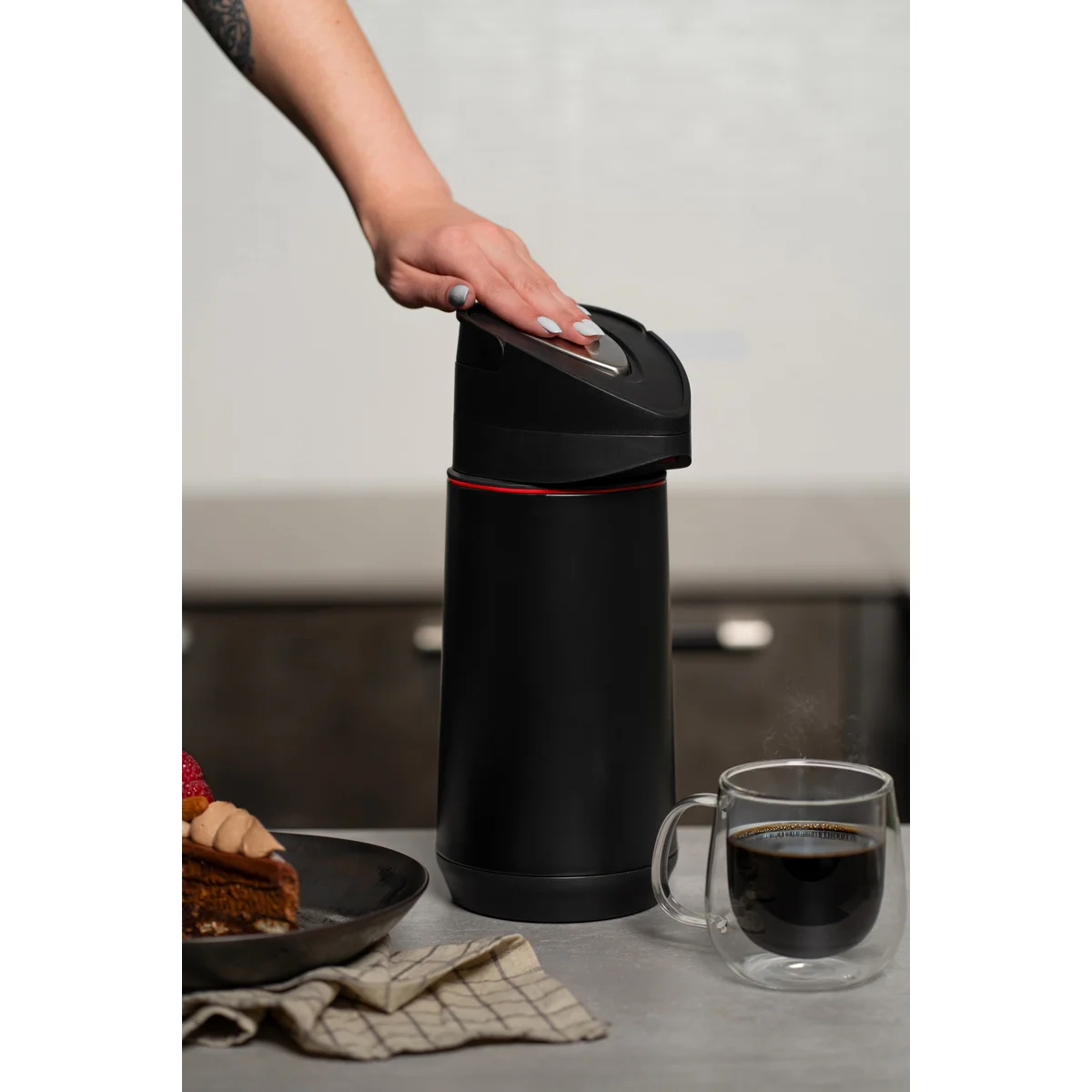 Garrafa Térmica Tramontina Exata em Aço Inox Preto 1,2 L