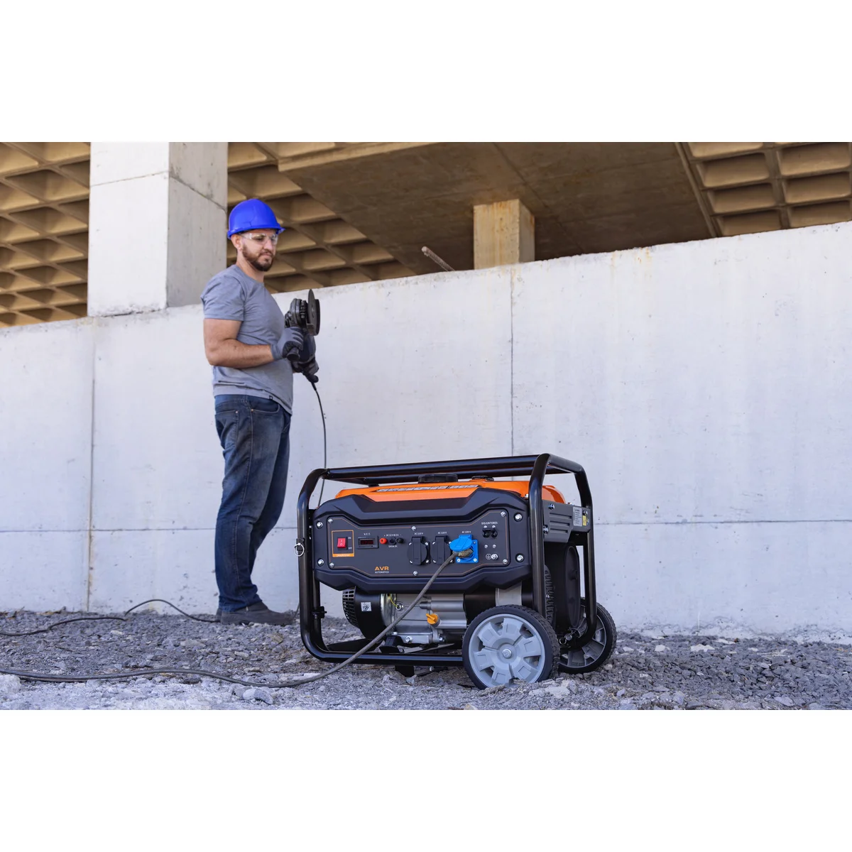 Gerador Elétrico a Gasolina Tramontina GGT2200M 2000 W Bivolt