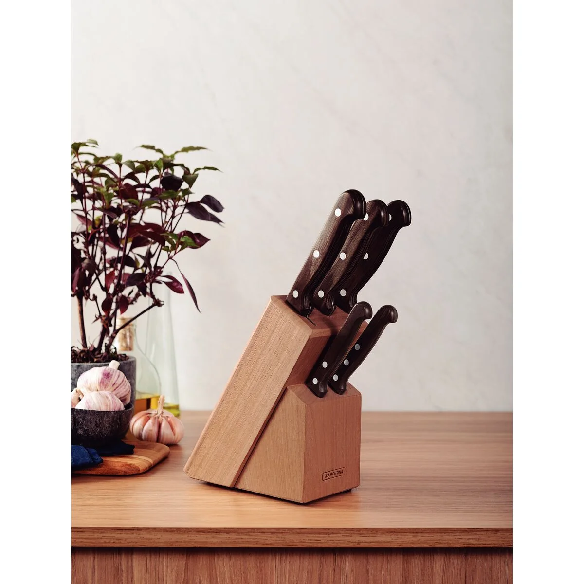 Jogo de Facas Tramontina Polywood com Lâminas em Aço Inox e Cabos de Madeira Tratada Castanho com Suporte de Madeira 6 Peças