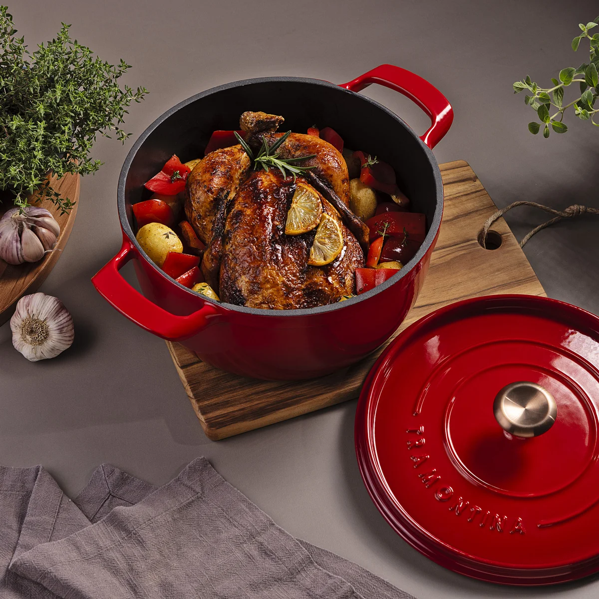 Caçarola Tramontina Ampezzo em Ferro Fundido com Revestimento Interno e Externo Esmaltado Vermelho 26 cm 5,6 L