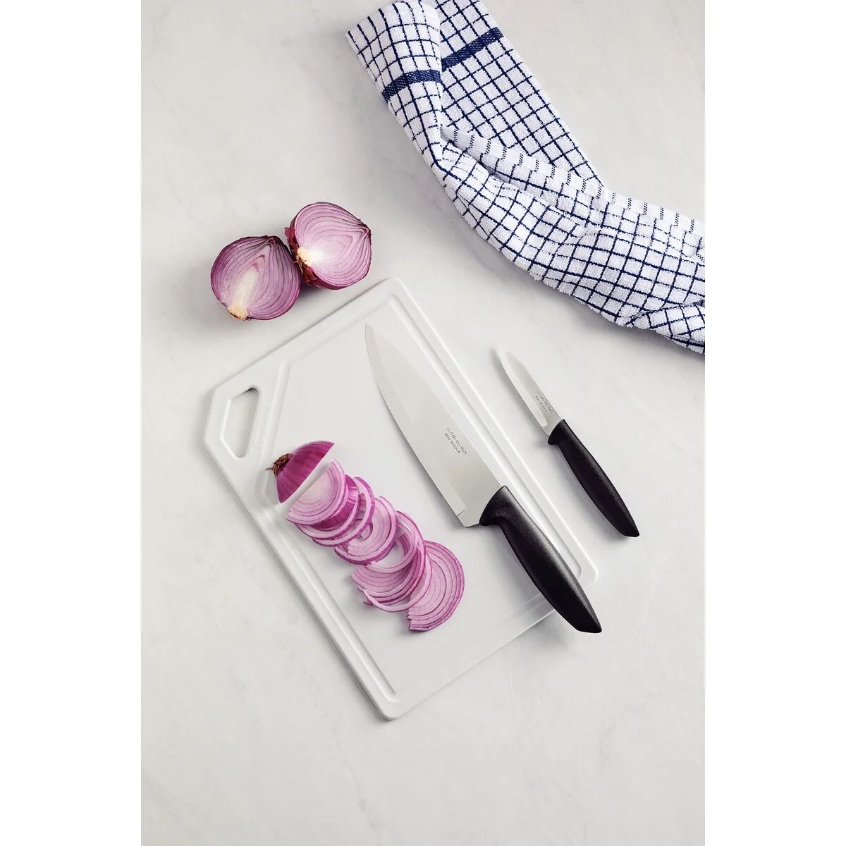 Kit para Carnes e Legumes Tramontina Plenus com Lâminas em Aço Inox Cabos de Polipropileno Preto e Tábua para Cortar 3 Peças
