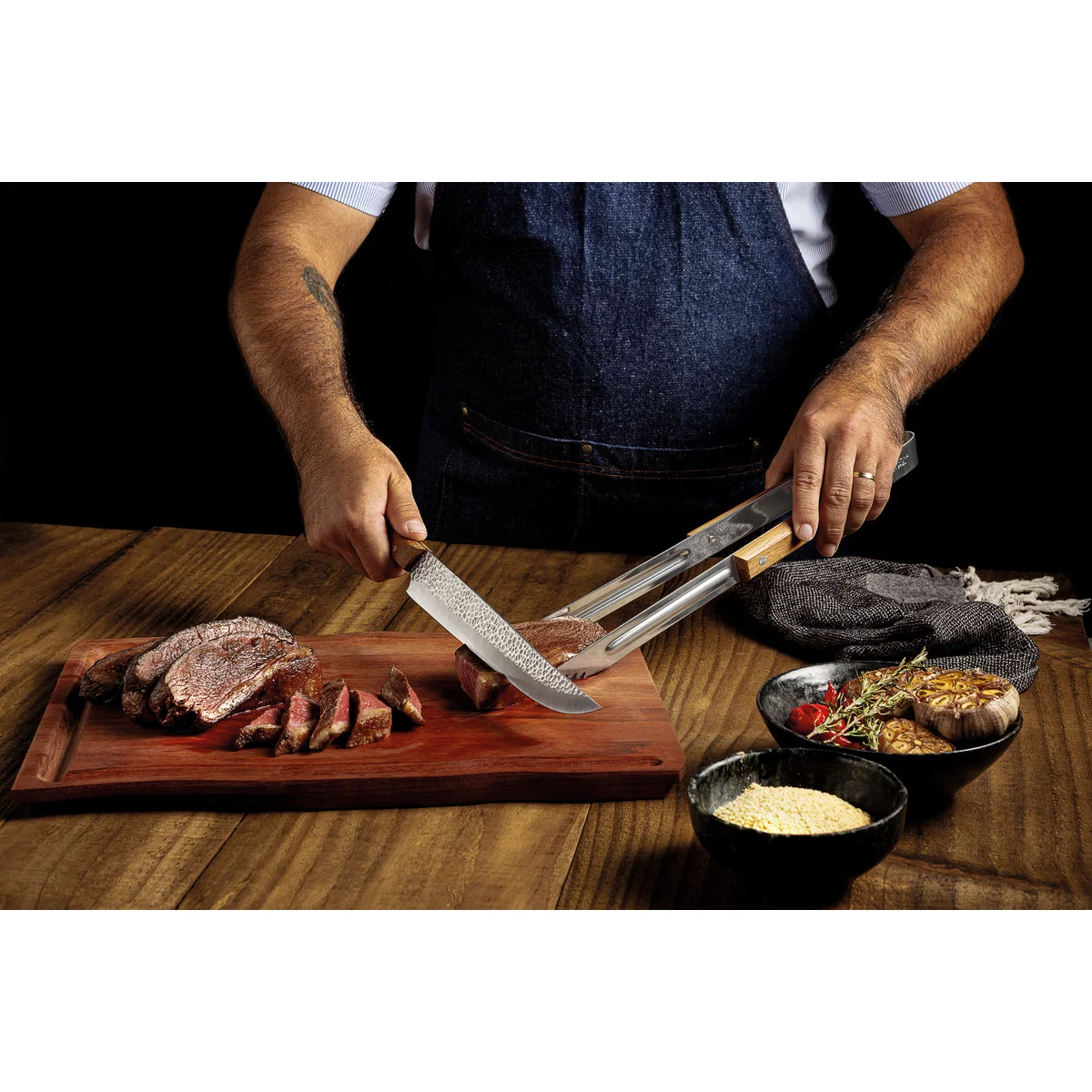 Kit para Churrasco Tramontina com Lâminas em Aço Inox e Cabo em Madeira Natural com Tábua de Madeira 3 Peças