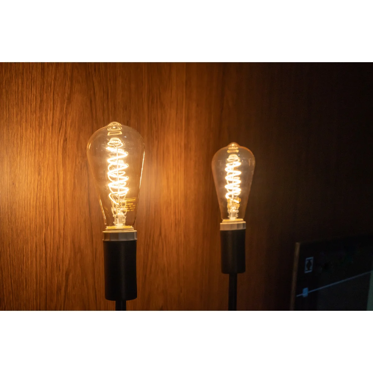Lâmpada LED de Filamento Espiral Tramontina ST64 4 W 2200 K Luz Amarela Âmbar