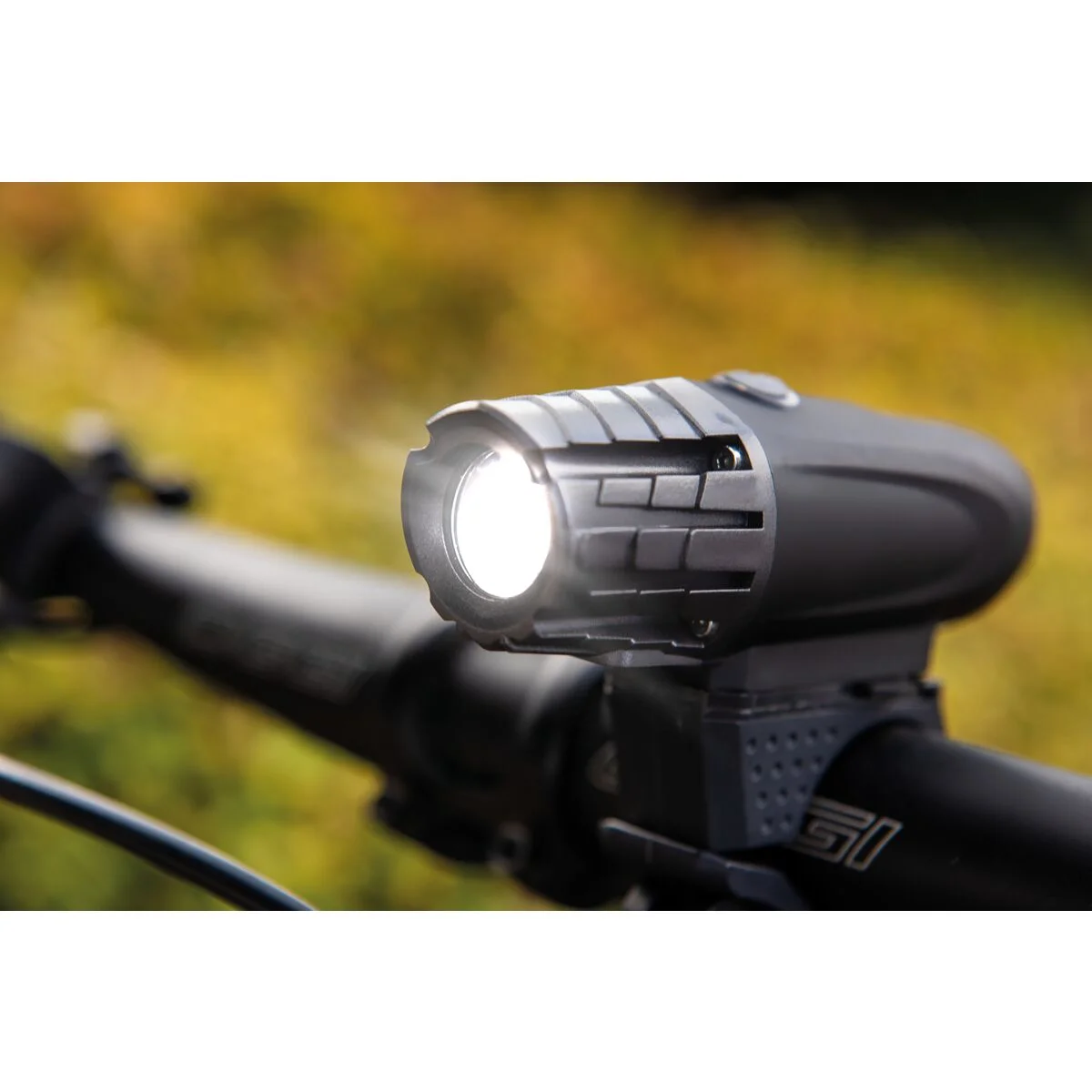 Lanterna de LED para Bicicleta Tramontina Recarregável com Cabo USB para Carregamento
